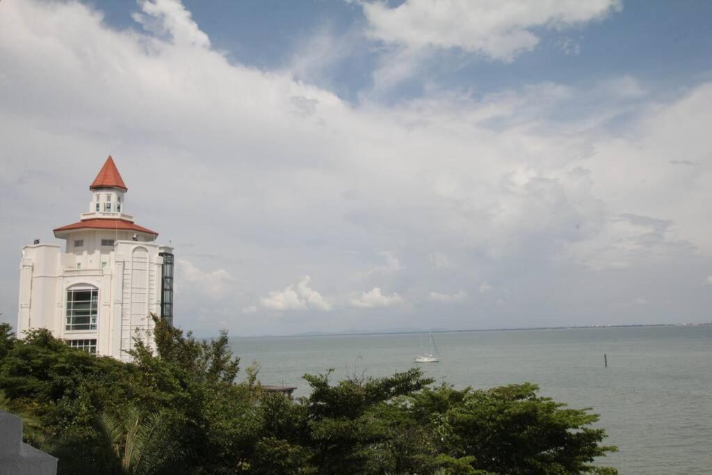 Straits Quay Marina Suites Penang 3E By Aurorahomes Bagan Jermal Εξωτερικό φωτογραφία